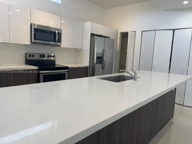 1813 Madison St # 3, Hollywood FL 33020