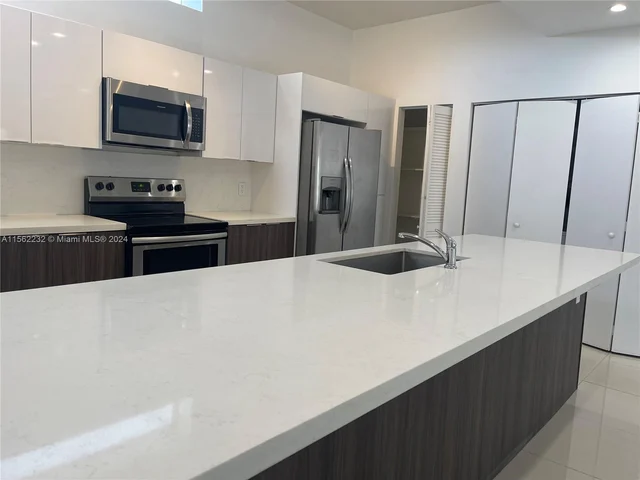 1813 Madison St # 3, Hollywood FL 33020