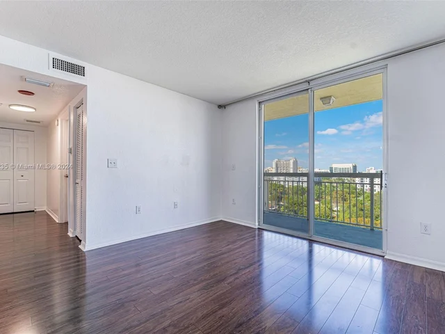 816 NW 11th St # 1103, Miami FL 33136
