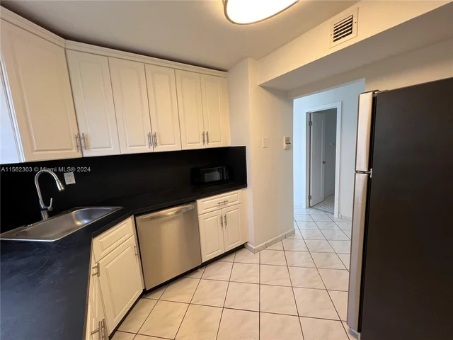 821 Euclid Ave # 304, Miami Beach FL 33139