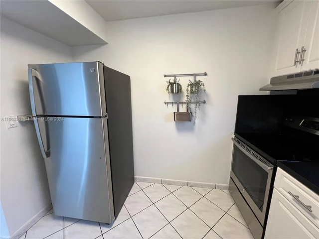 821 Euclid Ave # 304, Miami Beach FL 33139