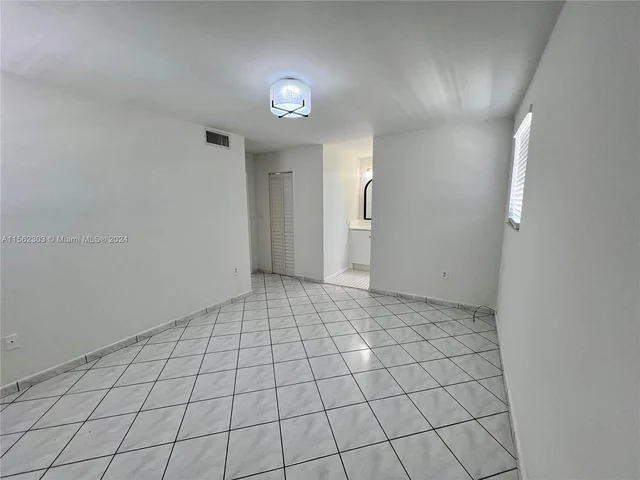 821 Euclid Ave # 304, Miami Beach FL 33139