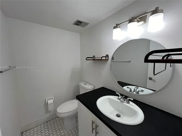 821 Euclid Ave # 304, Miami Beach FL 33139