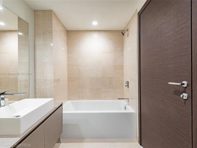 1000 Brickell Plz # 2902, Miami FL 33131