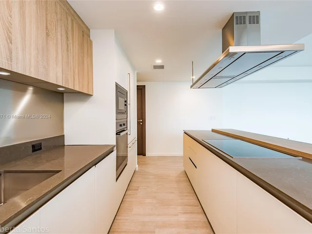 1000 Brickell Plz # 2902, Miami FL 33131