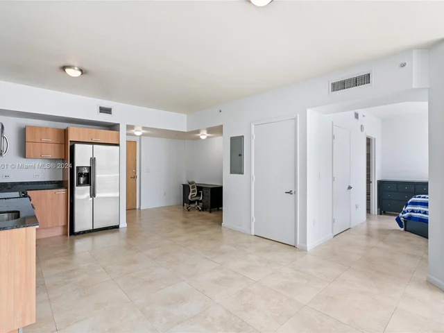 350 S Miami Ave # 2210, Miami FL 33130