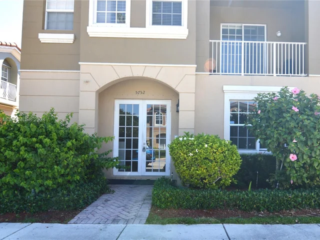 5752 Hampton Hills Blvd, Tamarac FL 33321