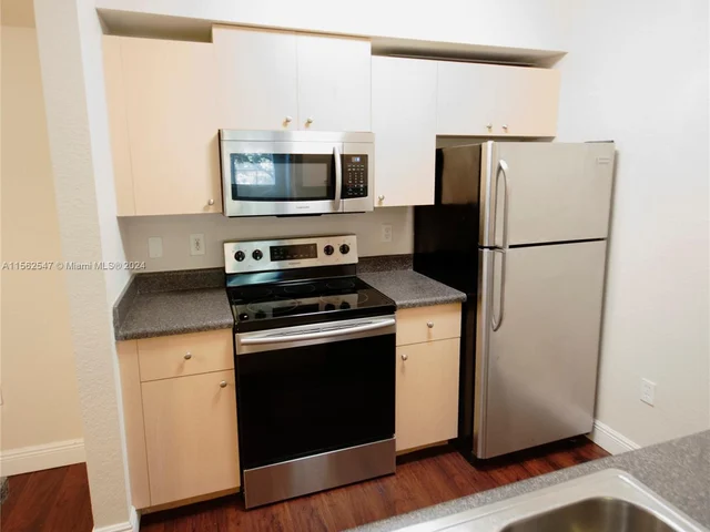 2564 Centergate Dr # 206, Miramar FL 33025