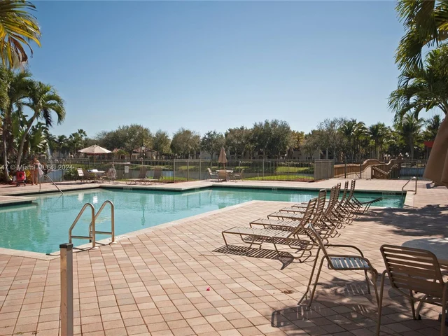 2564 Centergate Dr # 206, Miramar FL 33025