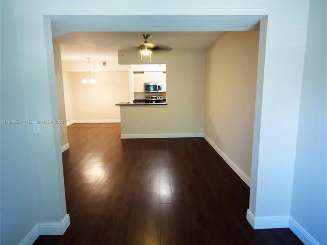 2564 Centergate Dr # 206, Miramar FL 33025