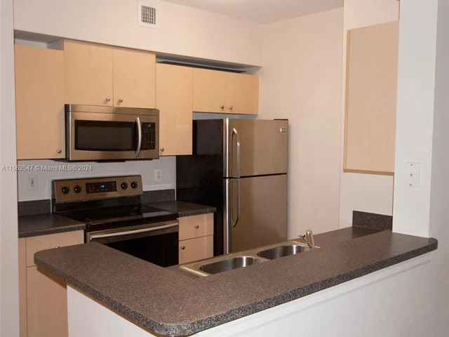 2564 Centergate Dr # 206, Miramar FL 33025