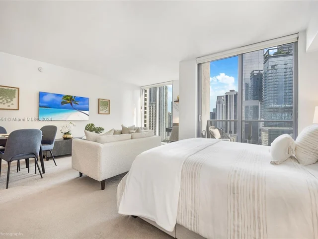 31 SE 6th St # 2703, Miami FL 33131