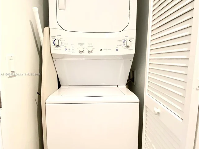 31 SE 6th St # 2703, Miami FL 33131