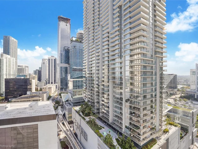 31 SE 6th St # 2703, Miami FL 33131