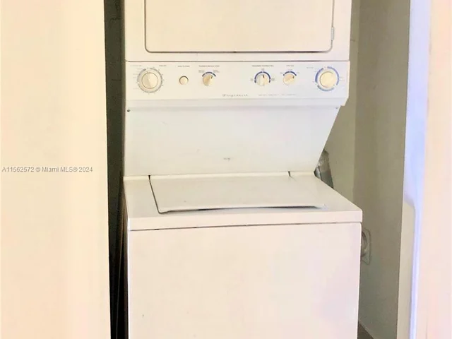 6900 Nova Dr # 204, Davie FL 33317