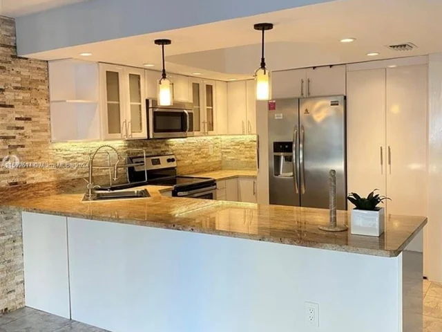 1450 Brickell Bay Dr # 314, Miami FL 33131