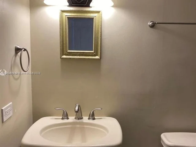 1450 Brickell Bay Dr # 314, Miami FL 33131