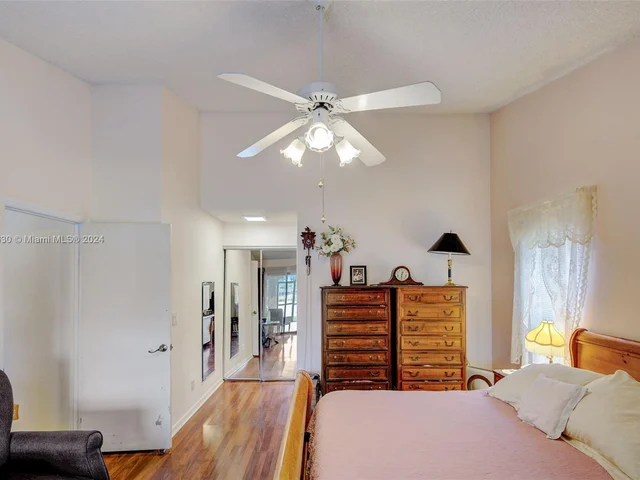 5726 SW 89th Way, Cooper City FL 33328