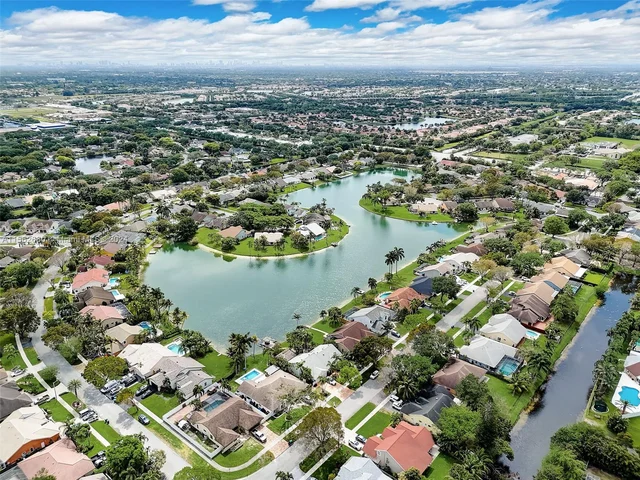 5726 SW 89th Way, Cooper City FL 33328