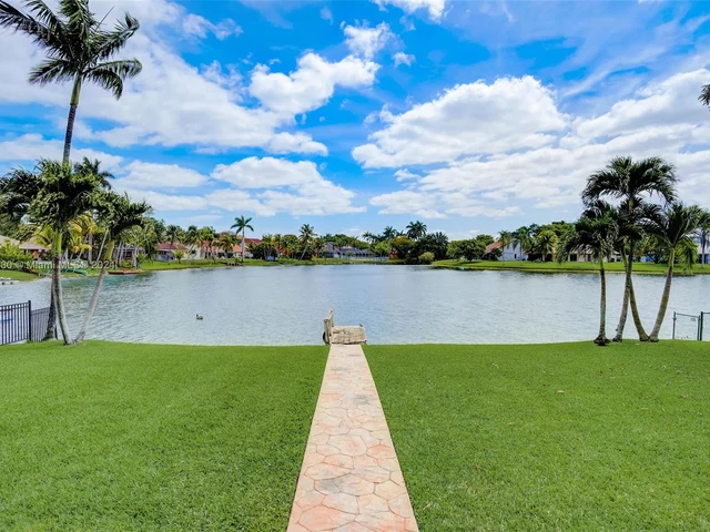 5726 SW 89th Way, Cooper City FL 33328