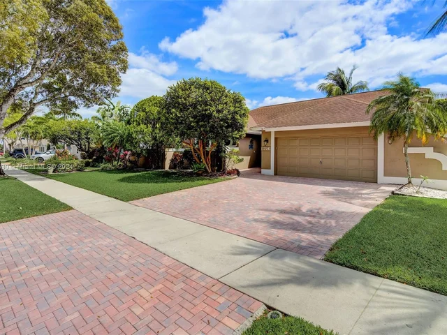 5726 SW 89th Way, Cooper City FL 33328