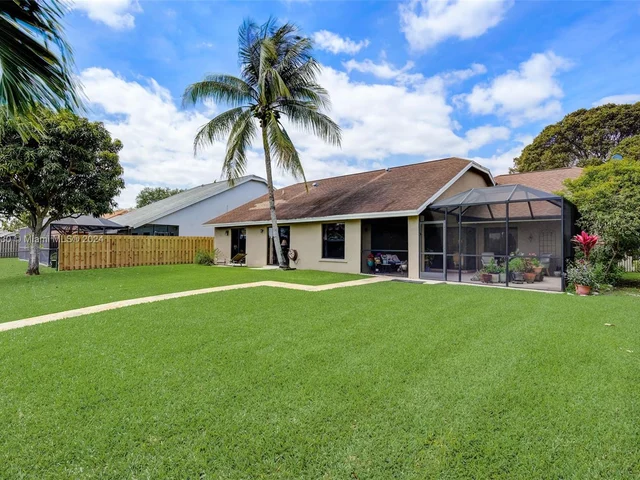 5726 SW 89th Way, Cooper City FL 33328