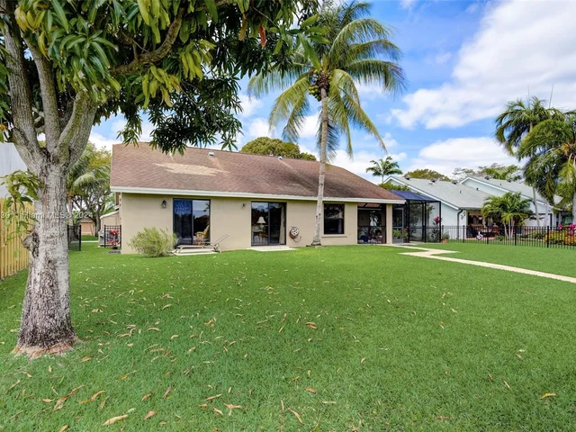 5726 SW 89th Way, Cooper City FL 33328