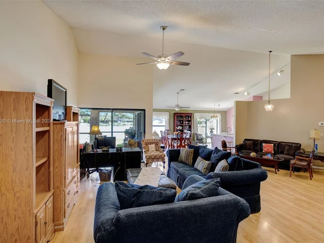 5726 SW 89th Way, Cooper City FL 33328