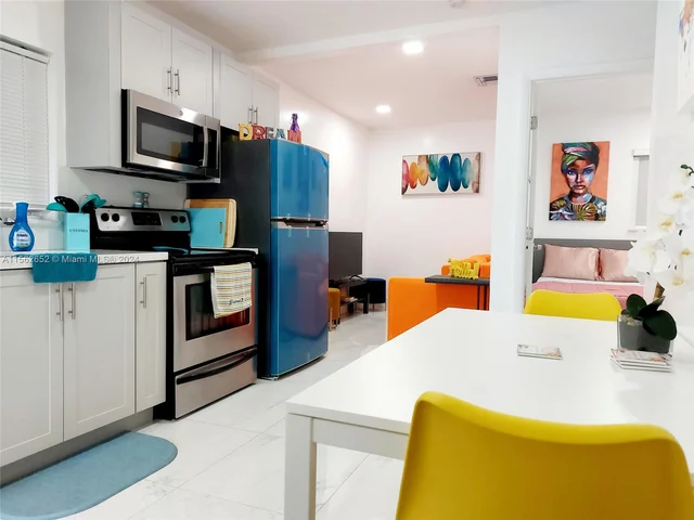 737 NW 41st St # B, Miami FL 33127