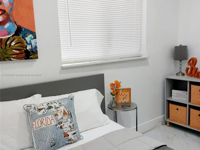 737 NW 41st St # B, Miami FL 33127