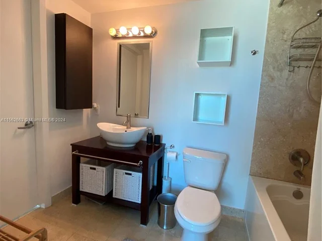 350 S Miami Ave # 3811, Miami FL 33130