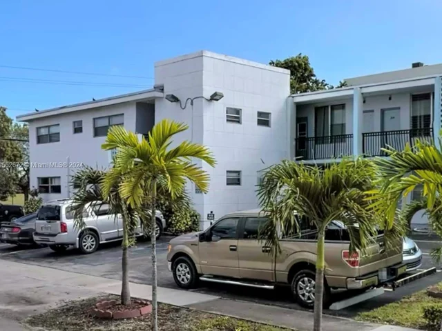 980 NE 169th St # 104, North Miami Beach FL 33162