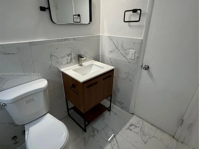 980 NE 169th St # 104, North Miami Beach FL 33162