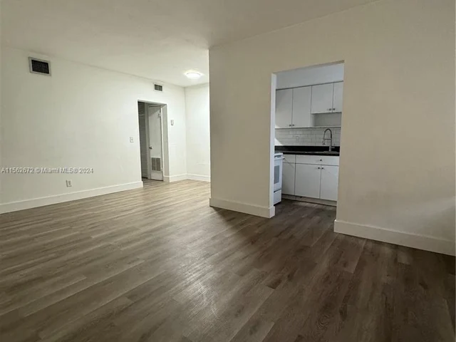 980 NE 169th St # 104, North Miami Beach FL 33162