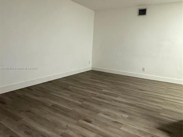 980 NE 169th St # 104, North Miami Beach FL 33162