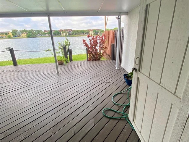 590 NE 199th Ter # 2Y, Miami FL 33179