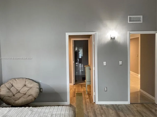 590 NE 199th Ter # 2Y, Miami FL 33179