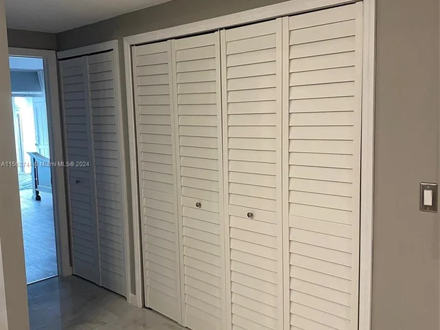 590 NE 199th Ter # 2Y, Miami FL 33179