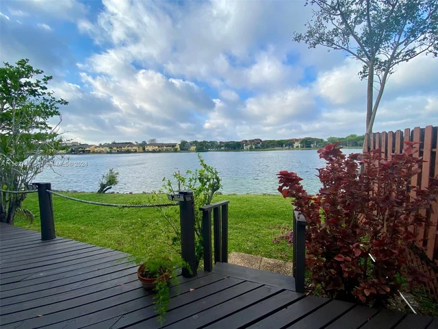 590 NE 199th Ter # 2Y, Miami FL 33179