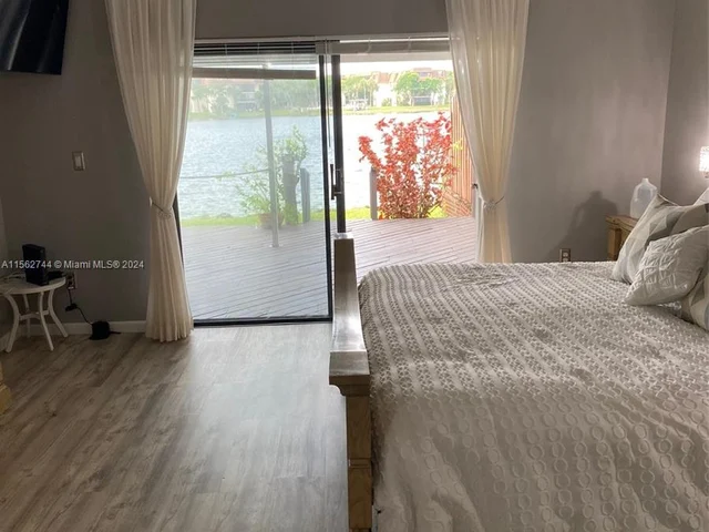 590 NE 199th Ter # 2Y, Miami FL 33179