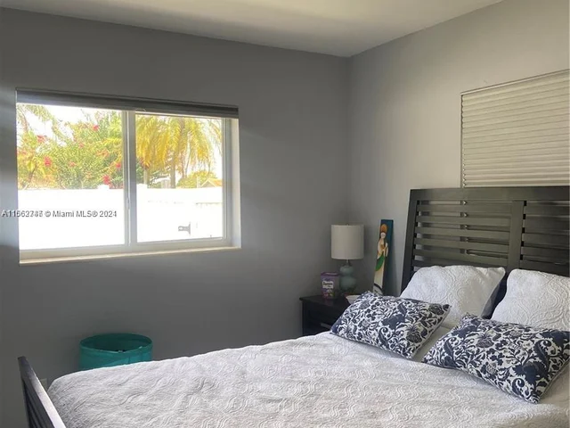 8721 SW 80th St, Miami FL 33173