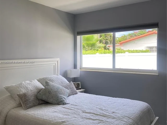 8721 SW 80th St, Miami FL 33173