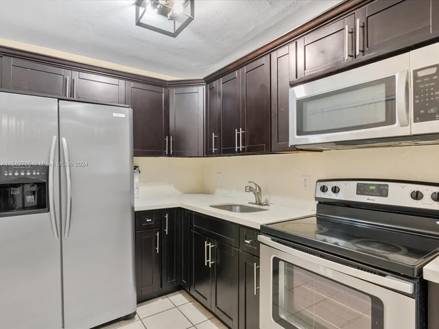 13241 NE 3rd Ct # b, North Miami FL 33161