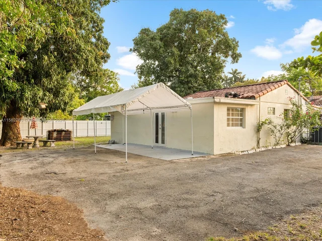 13241 NE 3rd Ct # b, North Miami FL 33161