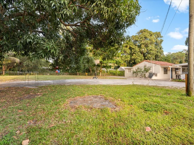 13241 NE 3rd Ct # b, North Miami FL 33161