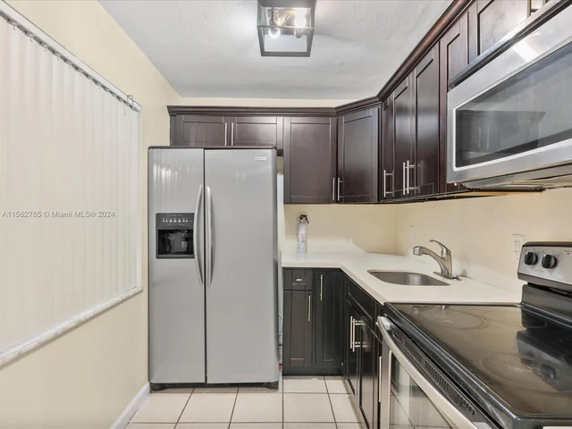 13241 NE 3rd Ct # b, North Miami FL 33161