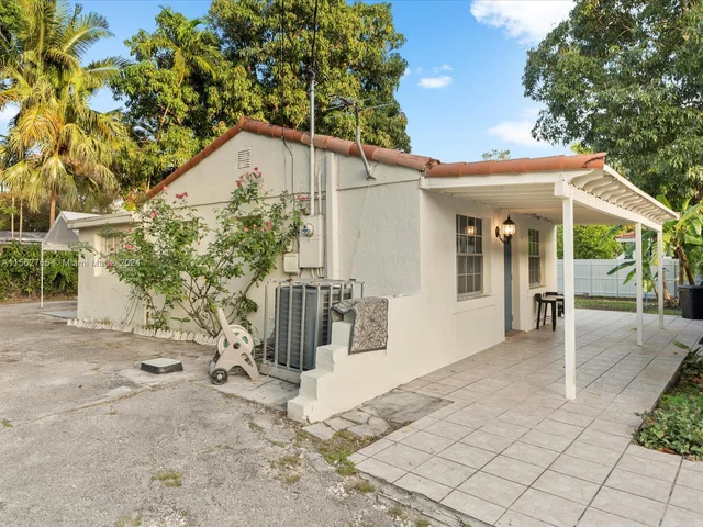 13241 NE 3rd Ct # b, North Miami FL 33161