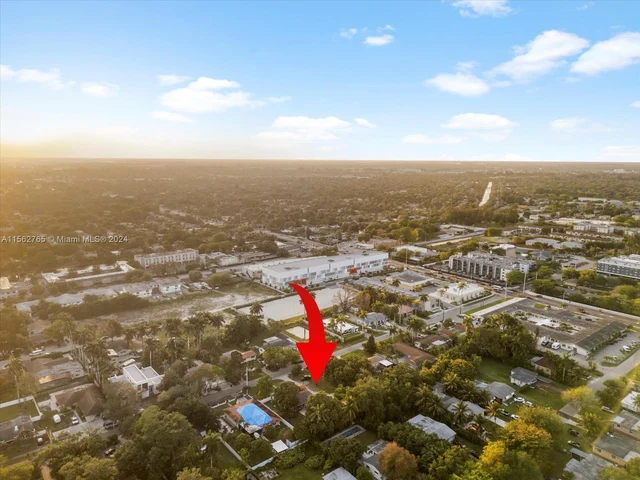 13241 NE 3rd Ct # b, North Miami FL 33161