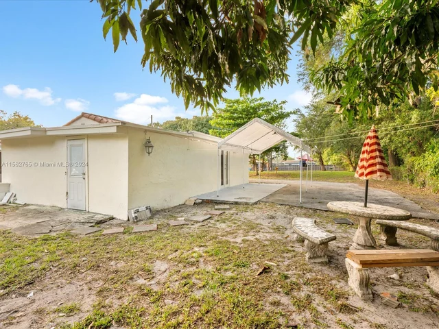 13241 NE 3rd Ct # b, North Miami FL 33161