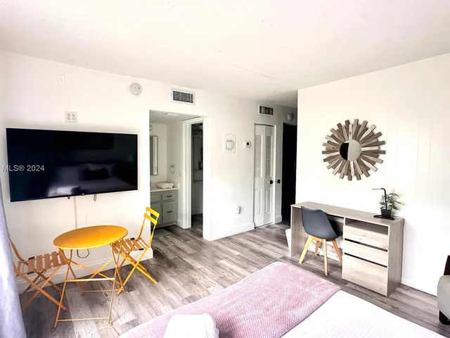 4271 NW South Tamiami Canal Dr # 106, Miami FL 33126